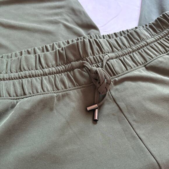 Lou & Grey Luvstretch women's sz Medium wide leg pants pull on sage green casual - Picture 3 of 6